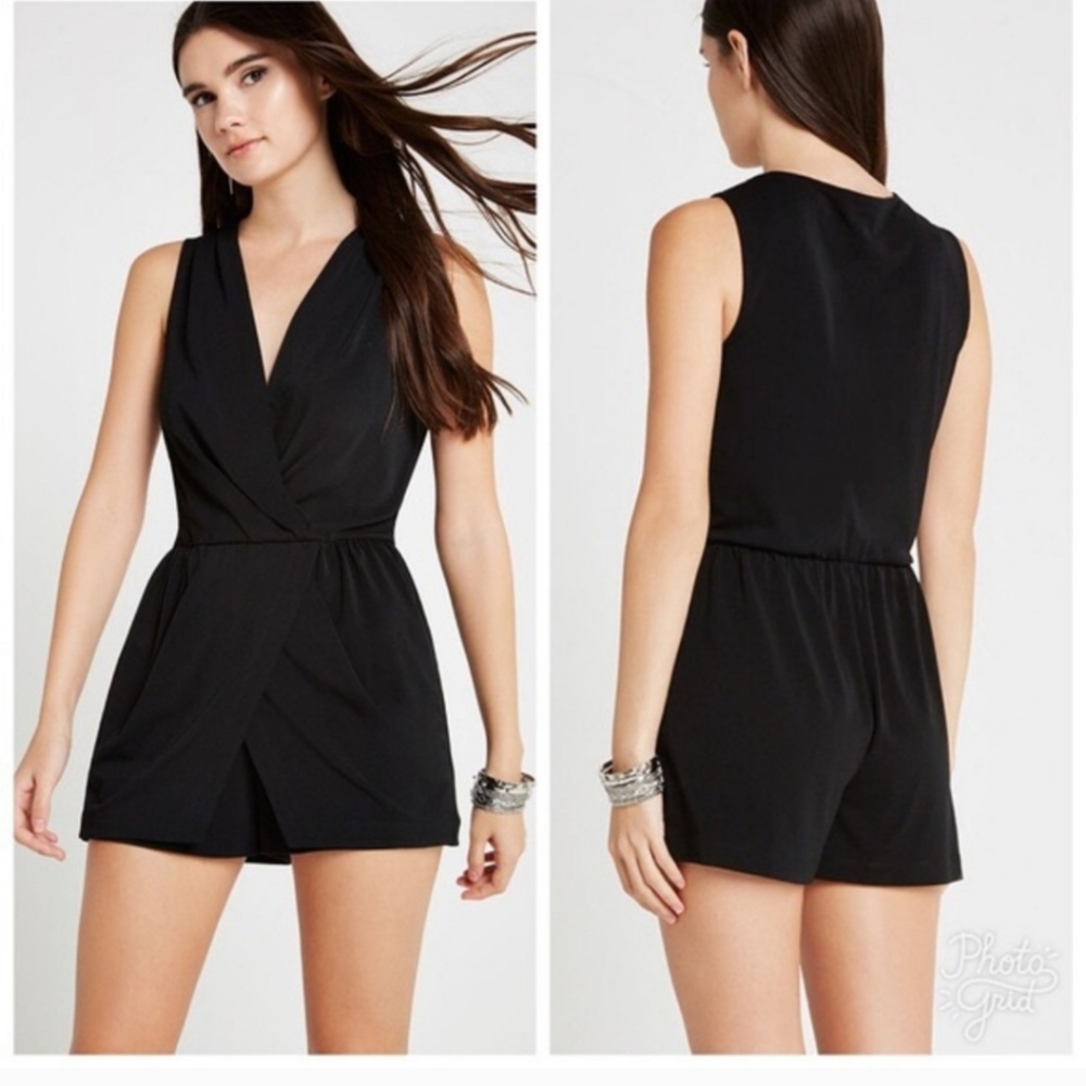 Bcbgeneration v neck surplice skort romper